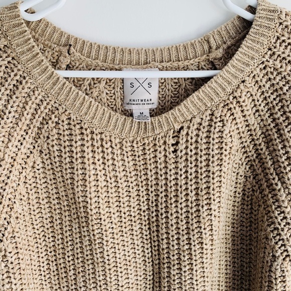 Light brown long sleeves knitted sweater. Medium. - Picture 4 of 7